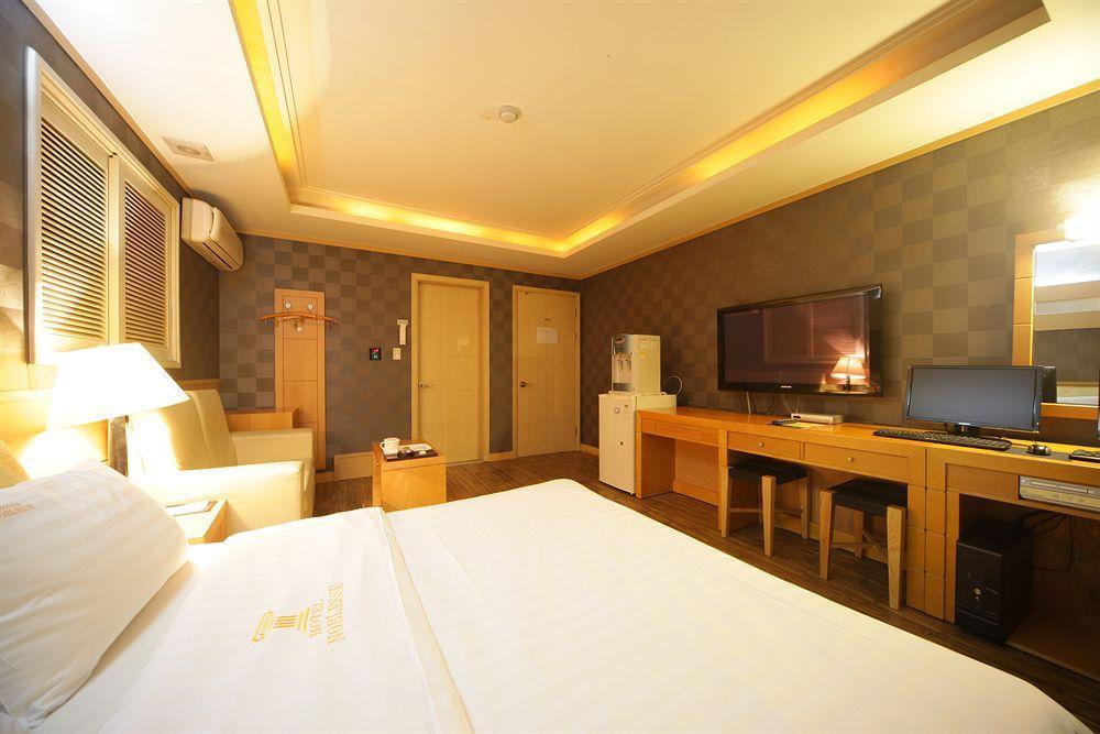 Hotel Noblesse, Yeoksam Seúl Exterior foto