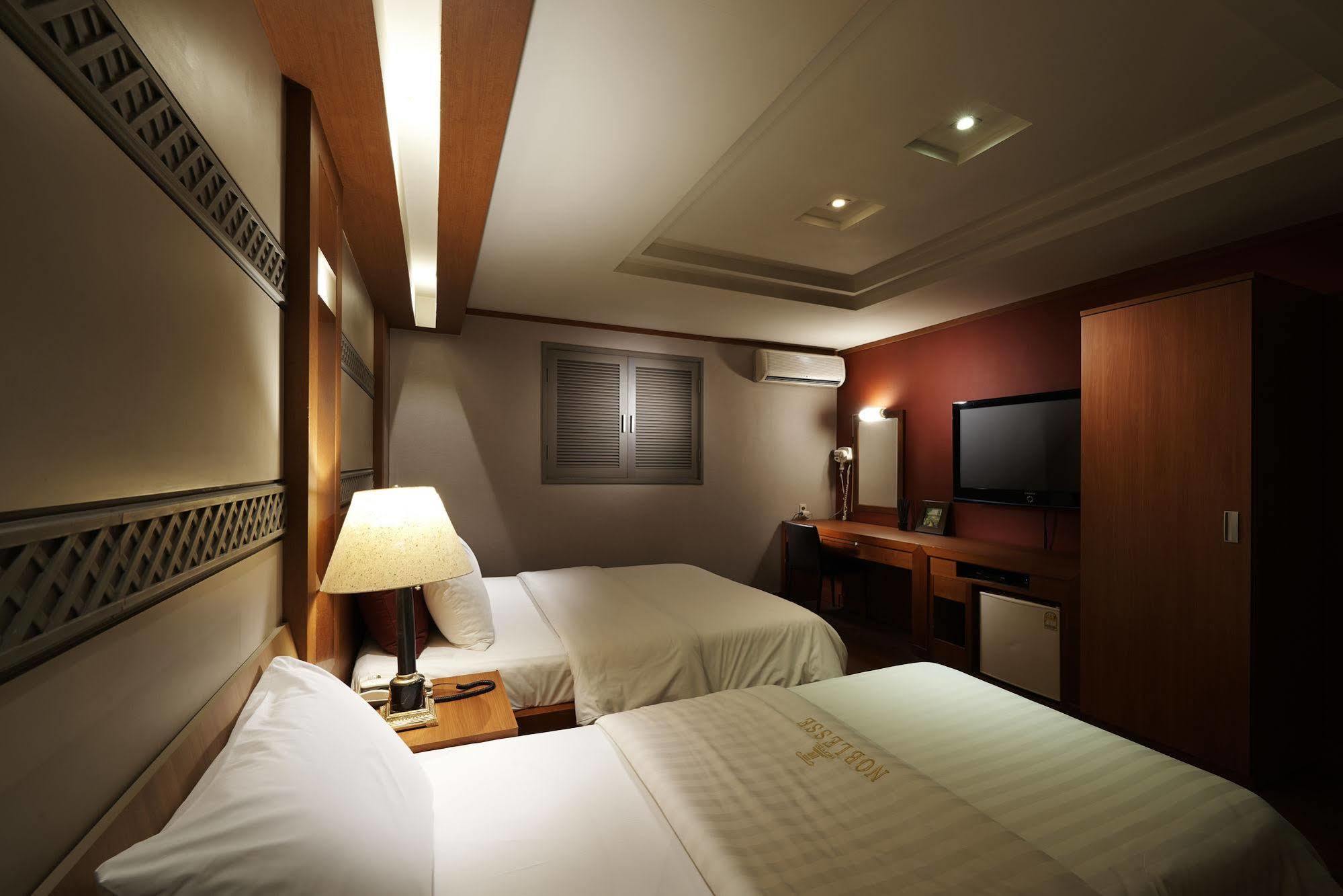 Hotel Noblesse, Yeoksam Seúl Exterior foto